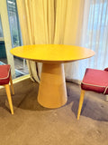 Round dining table