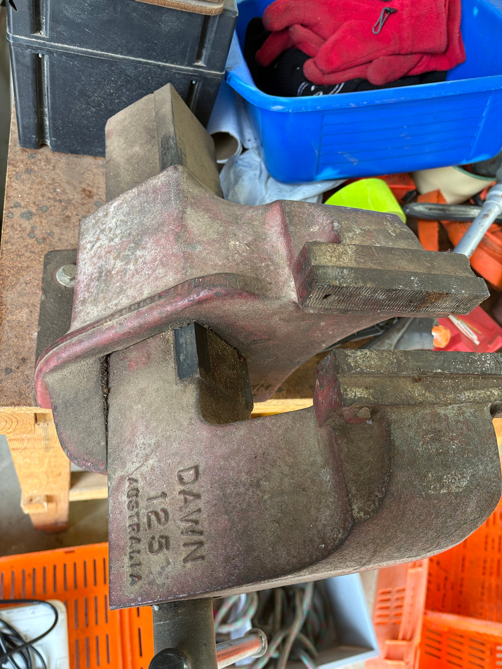 Dawn 125mm offset bench vice