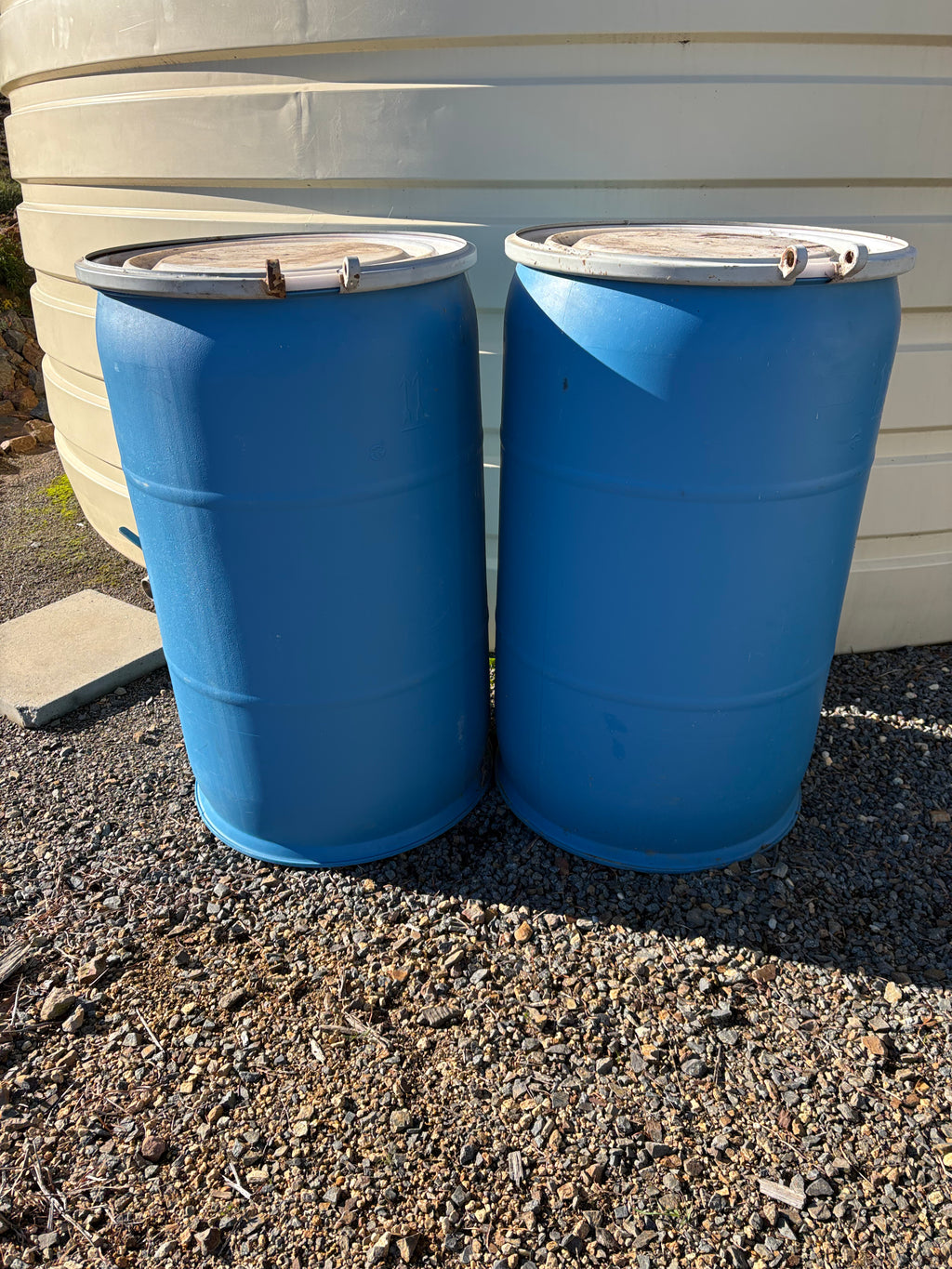200 litre plastic food tubs with lids